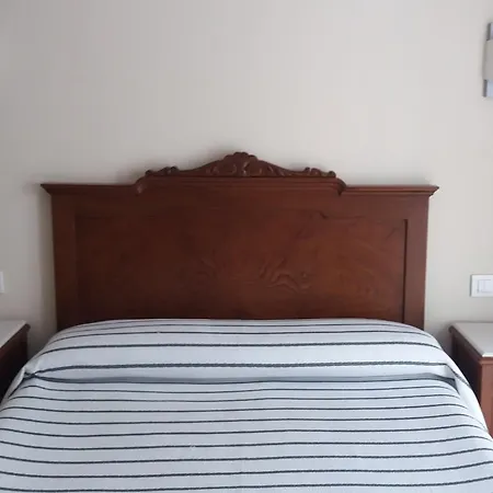 Πανσιόν Restaurante La Bombilla